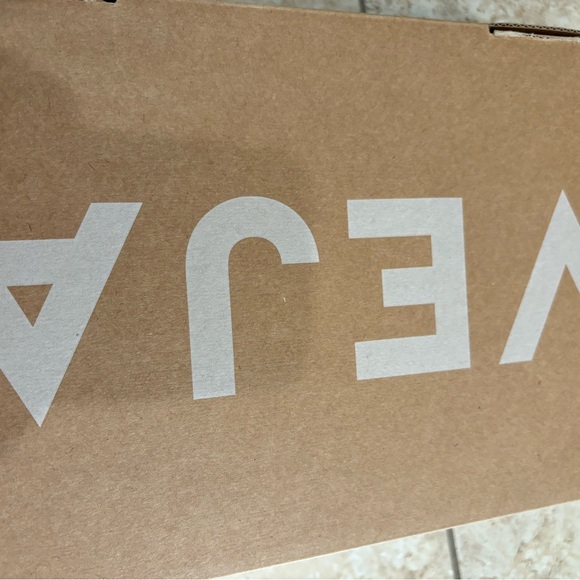 Veja Marlin V-knit running shoes - Picture 5 of 5